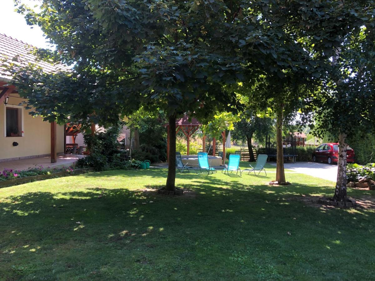Tisza-Kert Vendeghaz -Tisza-Kert Vendeghaz II Hotel Tiszafured Bagian luar foto